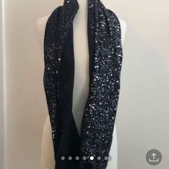 LOT OF 2 SCARVES - Picture 2 of 2